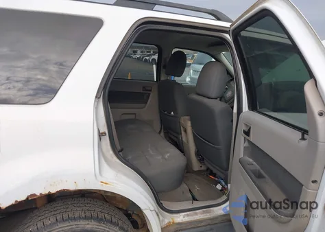 2009 Ford Escape Xlt из США, поврежденный, VIN 1FMCU03G99KA26992